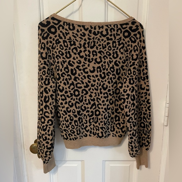 Abercrombie & Fitch Leopard Print V-Neck Sweater XS Tan Black Animal Print - Picture 11 of 12